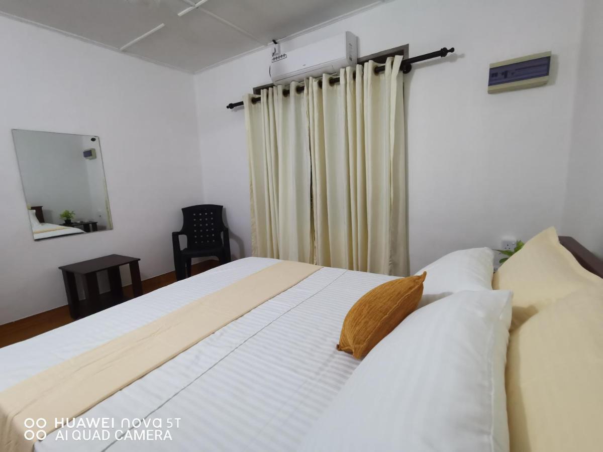Bee Cottage Negombo Exterior foto